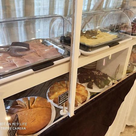 Mantovani Hotel Mariu Ріміні Екстер'єр фото