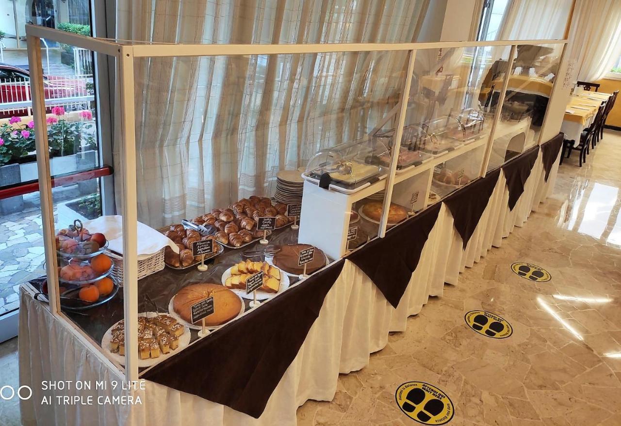 Mantovani Hotel Mariu Ріміні Екстер'єр фото