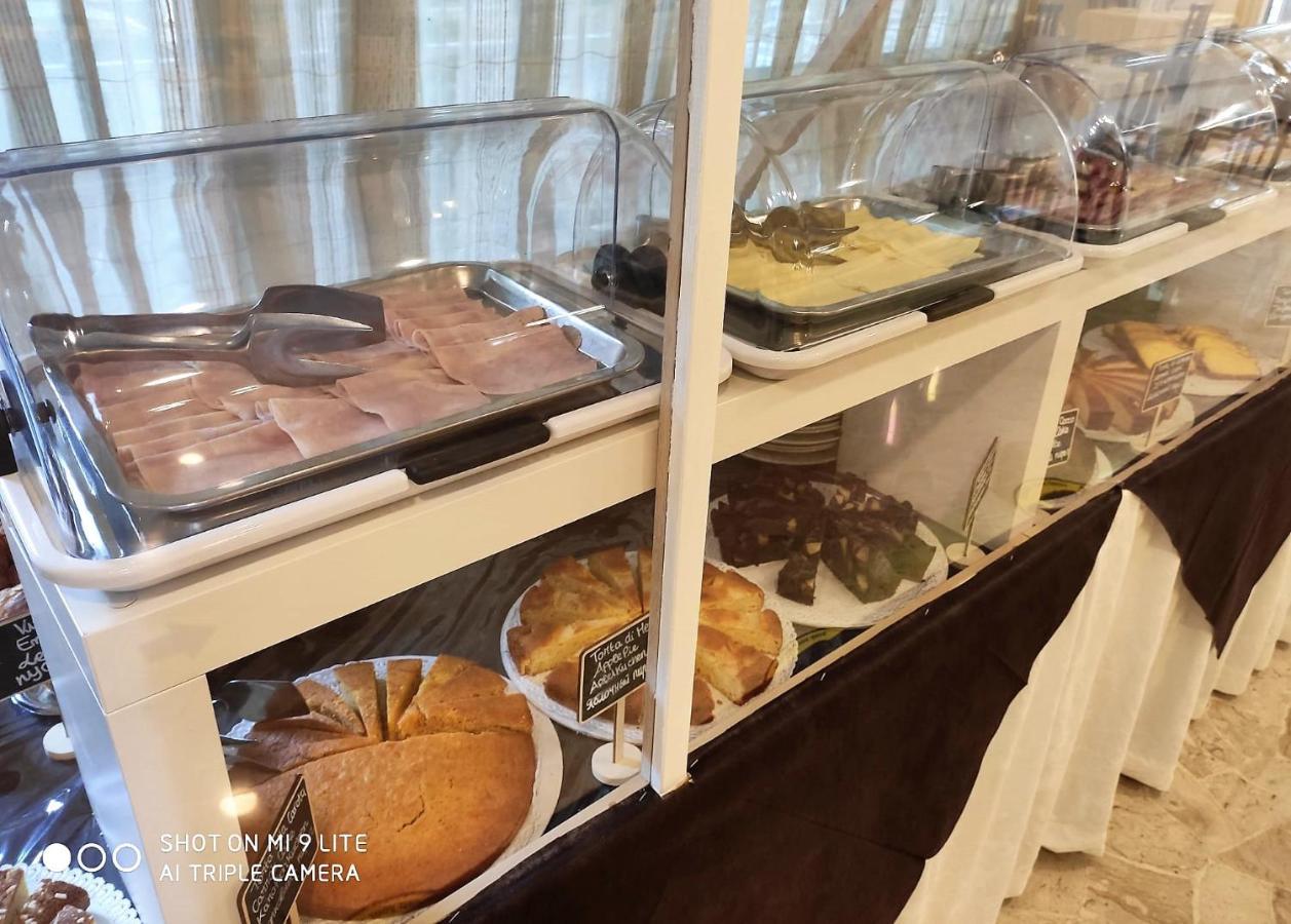 Mantovani Hotel Mariu Ріміні Екстер'єр фото