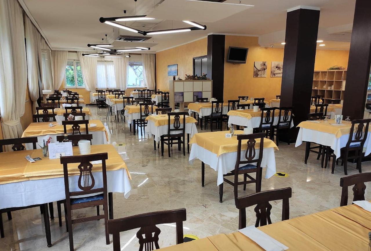 Mantovani Hotel Mariu Ріміні Екстер'єр фото