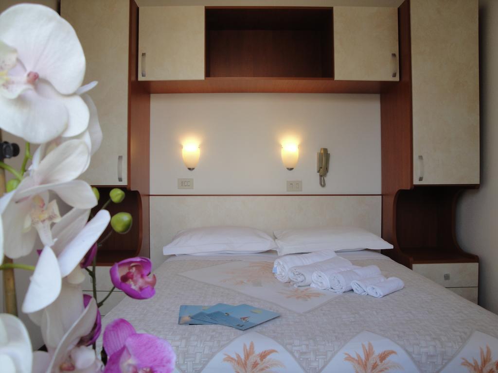 Mantovani Hotel Mariu Ріміні Номер фото